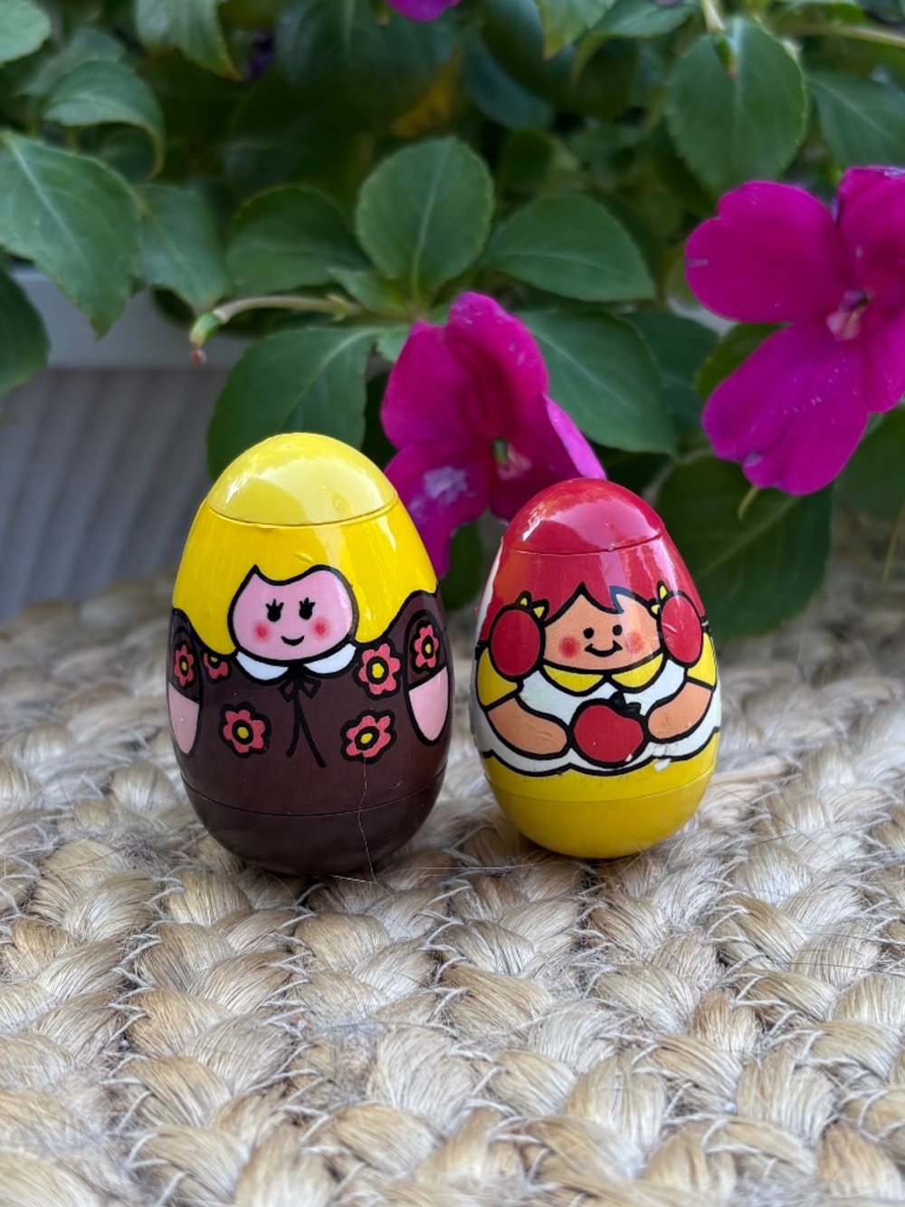 Vintage 1972 Playskool Weebles Peelable Figures Apple Girl & Flower Girl Rare